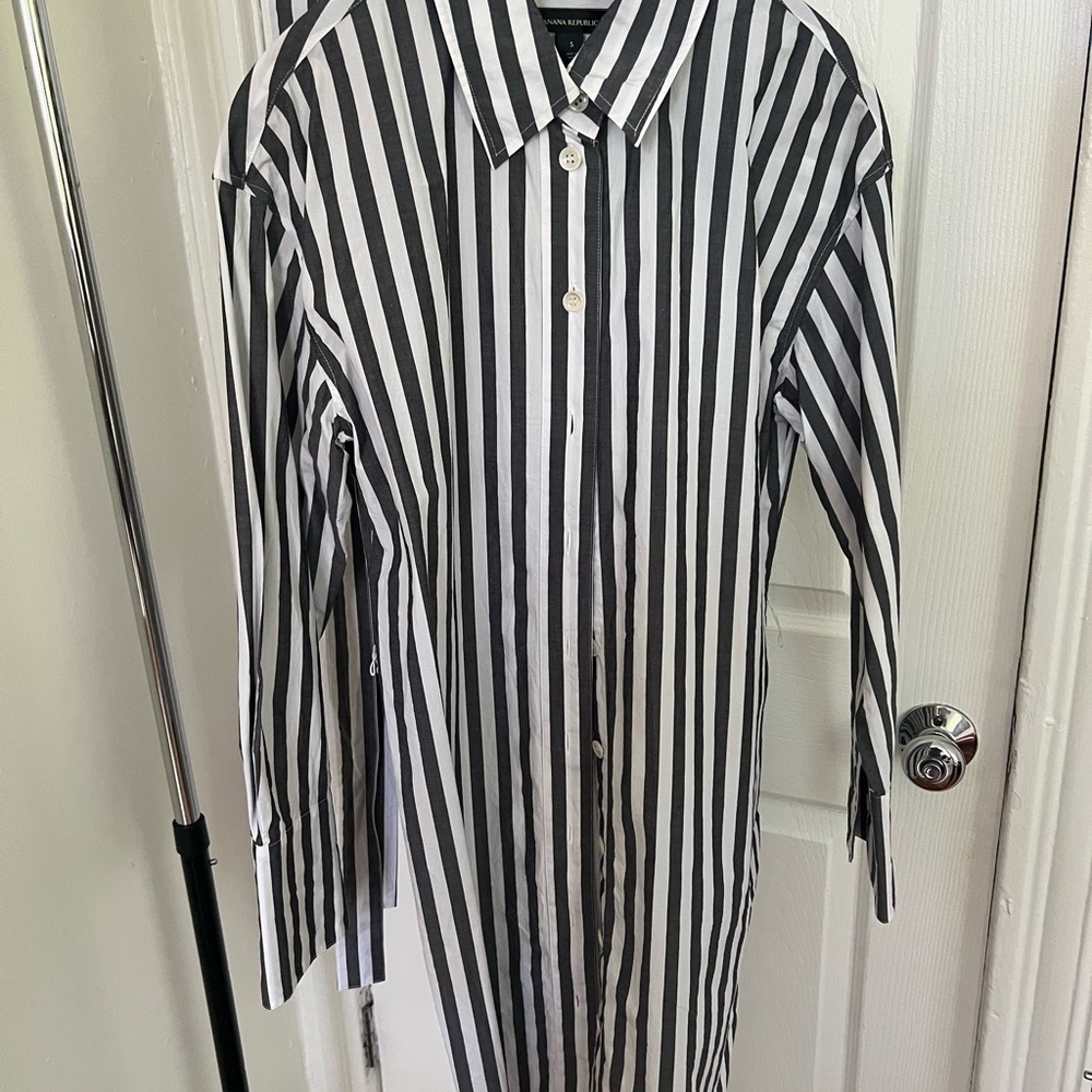 Banana Republic Black and White Striped Button Down Shirt
